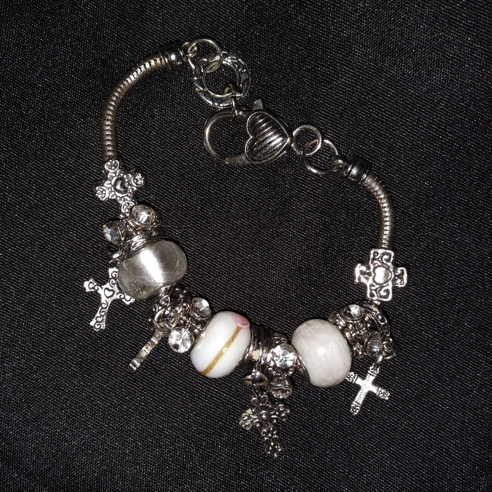 Cross bracelet - Picture 2 of 5